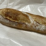 禾の日 - 長時間発酵フランスパン¥300(税込)やや小ぶりのバケットでハーフサイズよりもお得です♡パリふわで美味しいです。個人的意見ですが…ハード系のパンが美味しいお店で店主さんの味付けのセンスが大好き♡です。