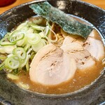 とんこつらぁ麺 松もと - とんこつラーメン♪