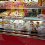 シロヤベーカリー - 「シロヤベーカリー 藤田店」さん店内雰囲気 2