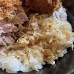 戒石茶屋 -   お得なセットメニュー
        お蕎麦とソースかつ丼