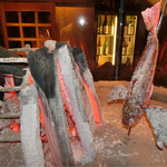 原始焼 まる秀 - 胸鰭は、色鮮やか☆ 焼きスタイルも一つのSHOWとして、楽しめます♪