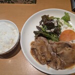 社 - 豚ロースしょうが焼き定食　800円