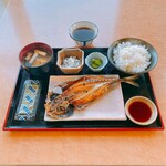 シーサイドスパ マリーナ展望レストラン - ◆大あじひもの定食（ご飯の量:並盛り) 1,000円
                                ◆釜揚げしらす(単品) 300円
                                ※税込