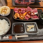 敏 - 牛カルビランチ＋ホルモン3個