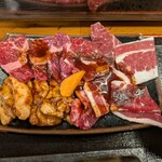 敏 - 牛カルビ＋ホルモン