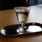 旭酒造 - 「獺祭 磨き その先へ」が1000円で頂けます！　素晴らしい透明感♪