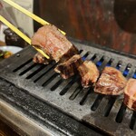 牛タンと馬肉とクリスピー餃子 ひまわり［精］ - 