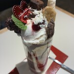 Art Gallery Cafe 茶々華 - ストロベリーマスカルポーネアイス