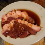 炭火焼 ゆうじ - ハツ脂も、隠れた好物。端っこの甘い脂身の味を楽しみます