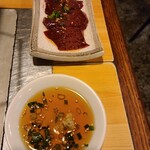 炭火焼 ゆうじ - レバーは焼き用に注文し、表面だけ軽く炙っていただきます