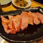 炭火焼 ゆうじ - 一番好きなのが、このフワ。肺の気泡がスポンジのようで、臭みもなく、ここでしか食べられない味です