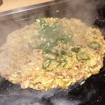 月島もんじゃ こぼれや - 鴨ねぎ ～高級ブランド『ダックキング』の鴨肉と九条ねぎの醤油味～完成