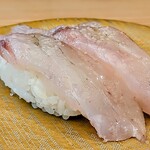 回し寿司 活 活美登利 - 鱸の塩レモン