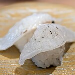 回し寿司 活 活美登利 - 炙りえんがわは身が小さめ