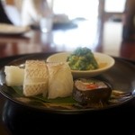 虎屋 壺中庵 - 菜種の胡麻和え　ぐじのりゅうひ巻　鯛の鮨