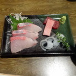 喜泉 - 夜の3千円おまかせコース：カンパチ・マグロ・イカ