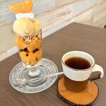 ファヴォリ - 柑橘はれひめのパフェ　紅茶