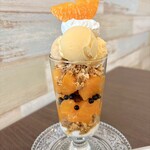 ファヴォリ - 柑橘はれひめのパフェ