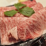 名産松阪肉 朝日屋 ジャズドリーム長島 - 手前がロース、奥がウデ