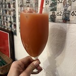 トラットリア エ ピッツェリア アミーチ - ブラッドオレンジジュース。