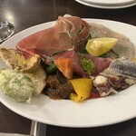 トラットリア エ ピッツェリア アミーチ - 前菜プレート。