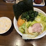 横浜家系ラーメン 中島家 - 