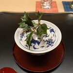 徳ㇵ本也 - 先付け∶カリフラワー、豆乳、胡麻豆腐と雲丹の椀