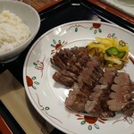 牛たん焼き 仙台辺見 - 料理写真:厚切り五枚でした
