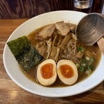 八雲  - メンマラーメンに味玉トッピング
