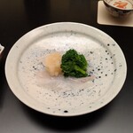 徳ㇵ本也 - 舌平目のお造り∼菜の花と紅葉おろしを沿えて