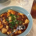 中華厨房 来来 - 麻婆丼&烏龍茶（ランチパスポート）