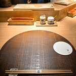 炭割烹 新谷 - 内観