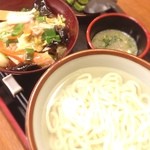 釜あげうどんそば　後楽 - お昼はうま煮丼と釜揚げうどん@930円