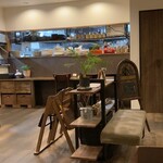 洋食屋 クローバー - 店内。