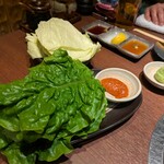 板前焼肉 一笑 - チシャとキャベツ