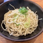 徳島ラーメン人生 - 替玉（税込150円）は席から注文出来ます。