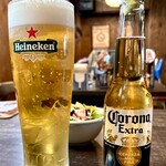 ブッチャーズテーブル - ハイネケン大ジョッキ 900円税込　コロナ 550円税込（どちらもランチ割引ー200円）