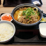 吉野家 - 料理写真:牛カレー鍋膳954円/