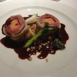 ラ・トルテュ - モリバトとフォアグラ アンディーブとスペルト小麦、血のソース