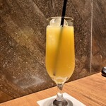 焼肉 うしみつ - 〜広島県たてみち屋果汁〜不知火果汁（シラヌイ）-
      少し苦味があって果汁そのまま感じられるジュース