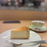 自家焙煎珈琲工房 カフェ バーンホーフ - ペルー テンクウGI マチュピチュ（890円）
            ケーゼクーヘン（690円）