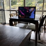 かたつむり - 食事中　取材された番組の視聴会