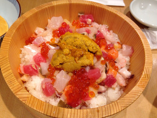 築地で美味しい海鮮丼ランチを味わう おすすめの店19選 食べログまとめ 築地で美味しい海鮮丼ランチを味わう おすすめの店19選 食べログまとめ