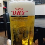 黄鶴楼 餃子酒場 - 2025/12月。アサヒスーパードライ生ビール。