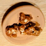 マンサルヴァ - カフェ『胡桃(コーヒーの付け合わせ)』