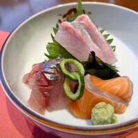 カニカニランド 京都祗園店 - あじ、カンパチ、サーモン