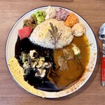 Ｍカッセ - 限定イカスミブラックカレーと鴨カレー大盛り