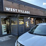 ウエストヴィレッジ - 県道沿いのお店