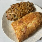 ウエストヴィレッジ - ２個のパンを購入