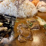 Ｍカッセ - 限定イカスミブラックカレーと鴨カレー大盛り